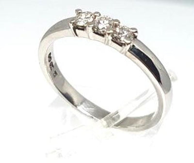 Trilogie Ring Diamant Weißgold Rb005